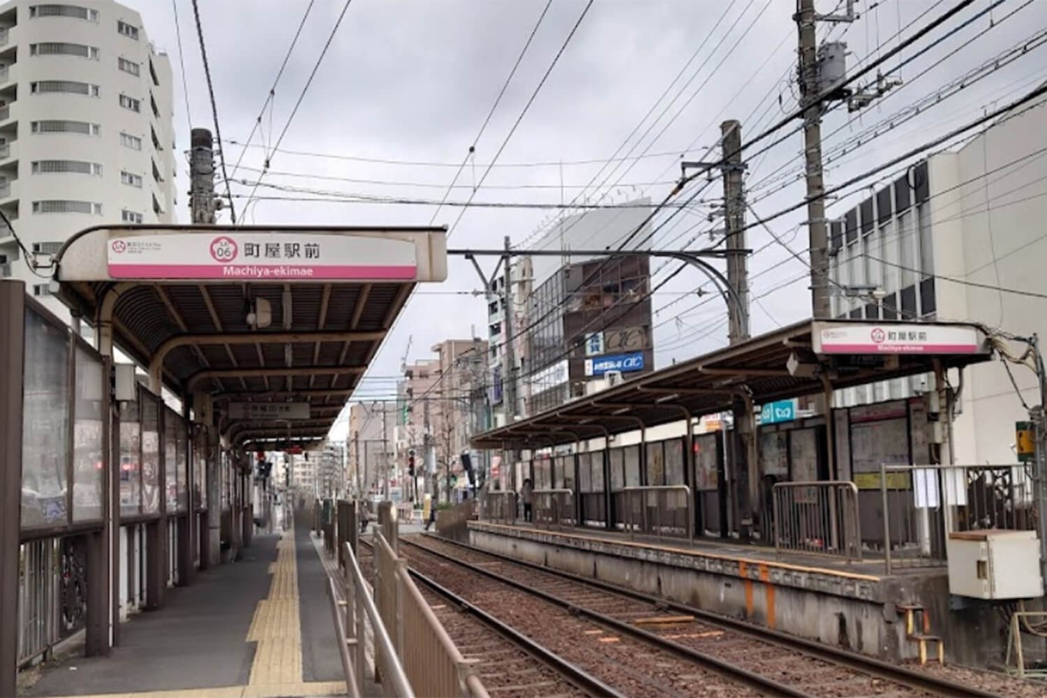 町屋駅前のトランクルーム